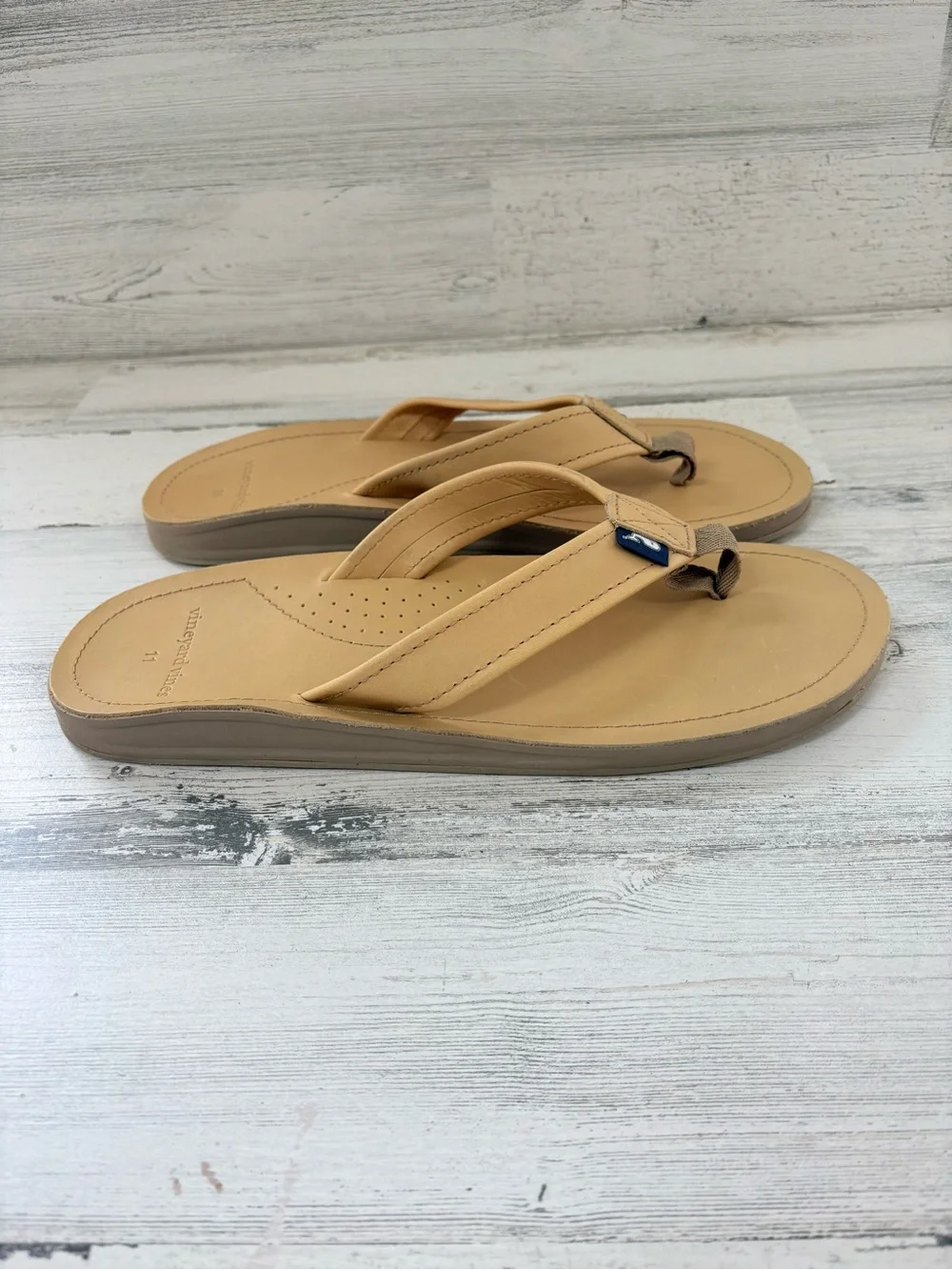 Vineyard Vines Men’s Size 11 Slip On Flip Flop Thong Sandals In Natural Tan